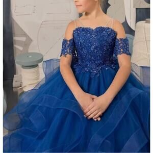 Pageant Dress Ball gown girls Lake blue lace sequin Size 10 rhinestone strap